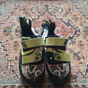 La Sportiva Advance Climber Black and Yellow Climbing Shoes